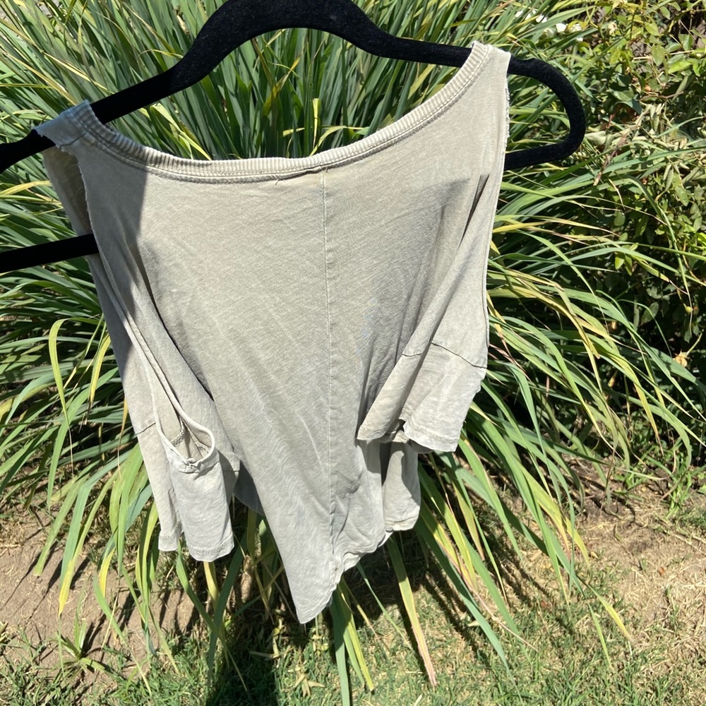 Simple tee - Picture 2 of 3